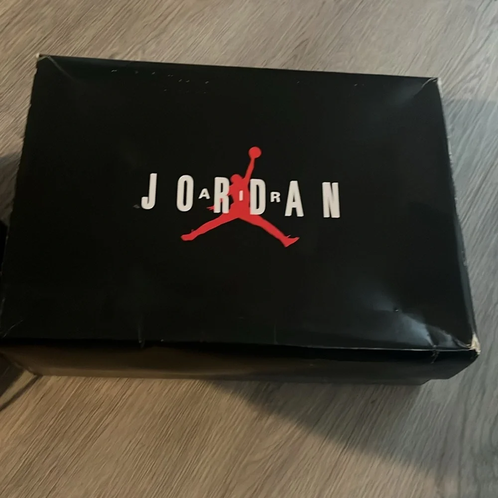 Like new Air Jordanian 9 Retro